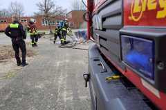 20240208_b1_brennt_muellcontainer_feuerwehr_dannenberg_2