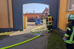 20220320_b1_brennt_papiercontainer_feuerwehr_dannenberg