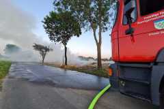 20230826_B2_brennen_Rundballen_Feuerwehr_Dannenberg_6