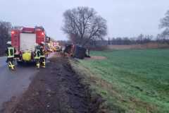 20211204_vupk_lkw_verunfallt_feuerwehr_dannenberg_2