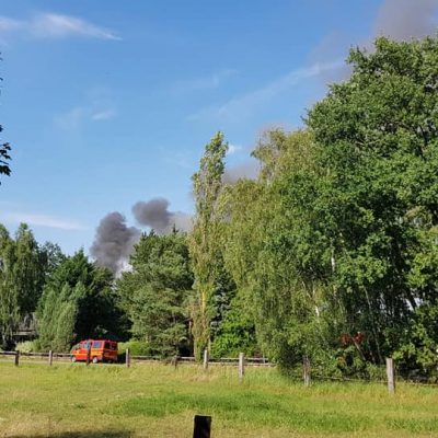 20180713_B2_Brennt_Werkstatt_Feuerwehr_Dannenberg_4