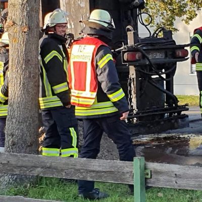 20191031_H1_auslaufende_Fluessigkeit_Feuerwehr_Dannenberg_2