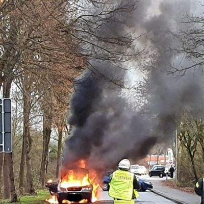 20191227_B1_Brennt_PKW_Feuerwehr_Dannenberg_2