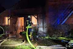 20240520_b2y_brennt_terasse_an_wohnhaus_feuerwehr_dannenberg_4
